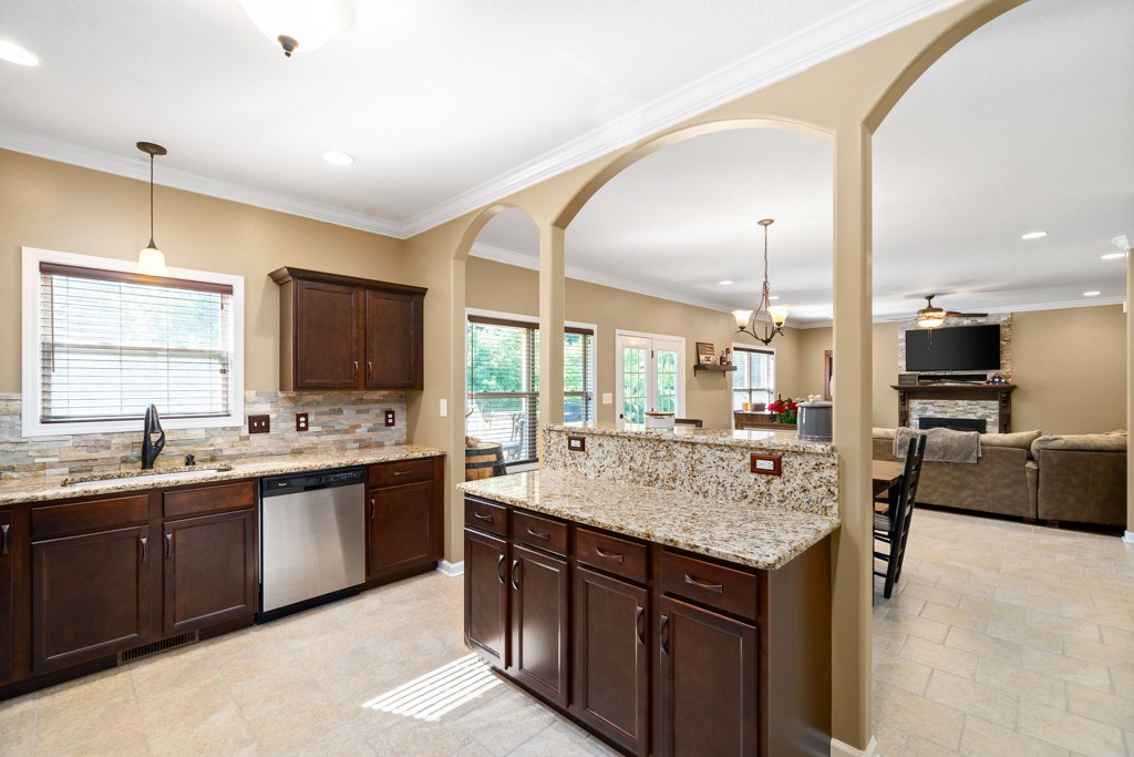 1583 Raven Road Clarksville, TN 37042 - Photo 21 of 50 Gallery Image 21