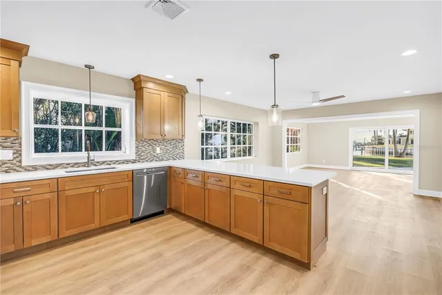 $7,500 | 11 Brightwaters Circle Northeast, St. Petersburg, FL 33704