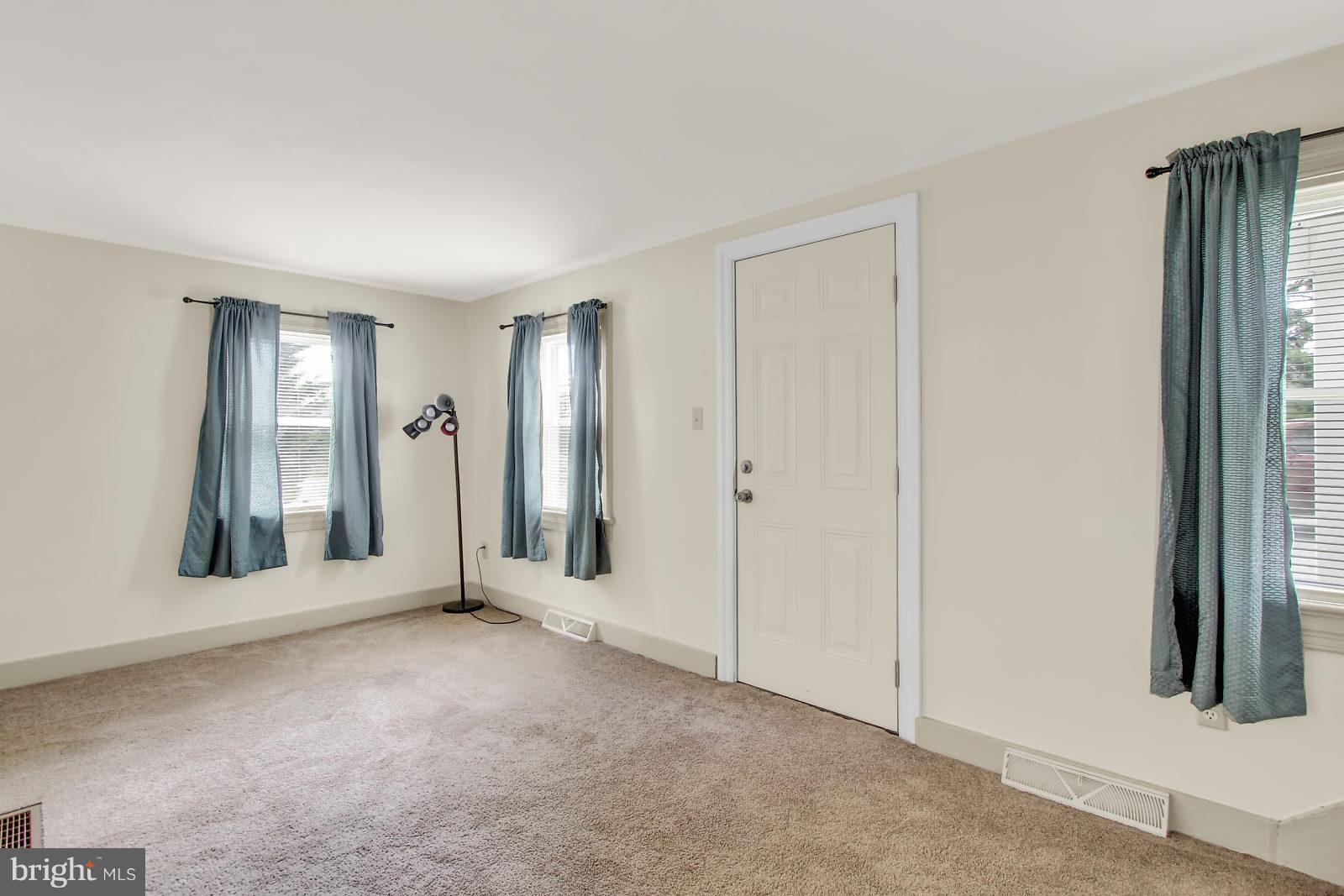 3901 Carlisle Road Dover, PA 17315 - Photo 4 of 25 Gallery Image 4