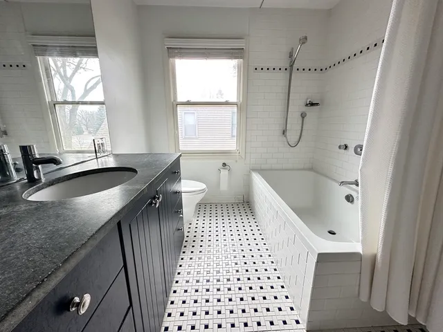 $750,000 | 953 Clay Court, Deerfield, IL 60015