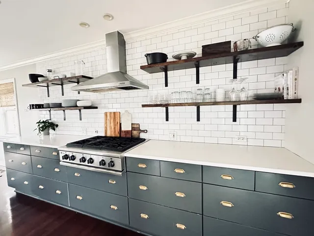 $750,000 | 953 Clay Court, Deerfield, IL 60015