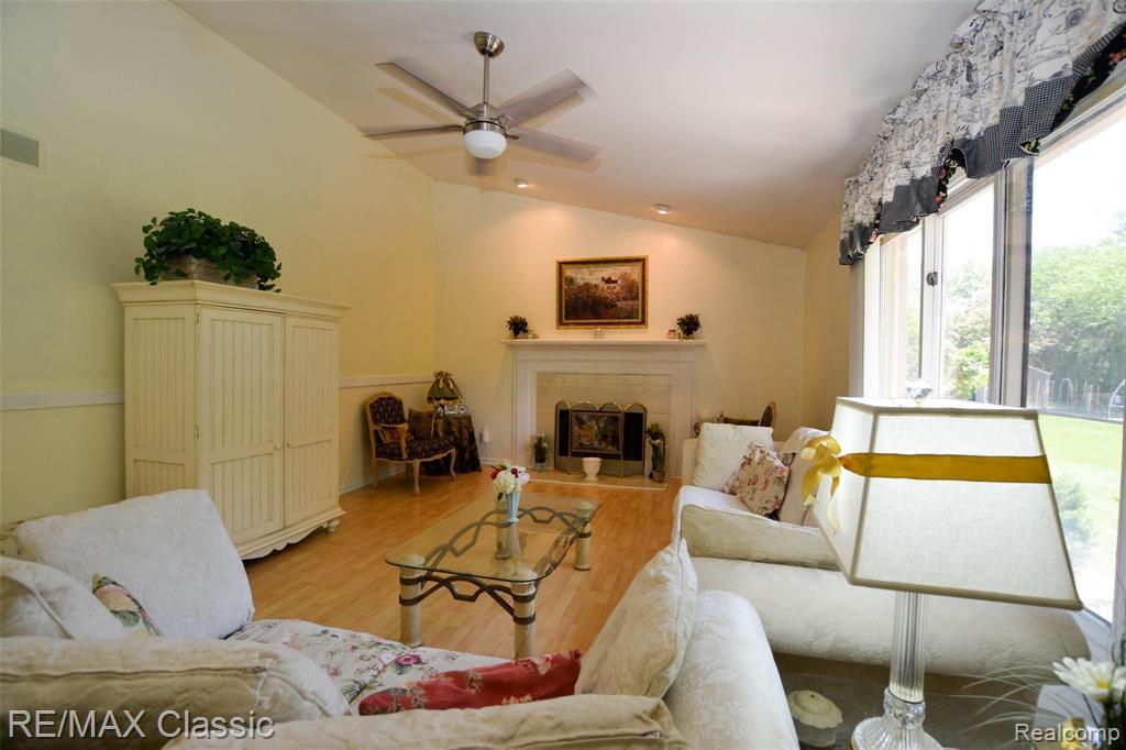 24321 Woodham Road Novi, MI 48374 - Photo 22 of 45