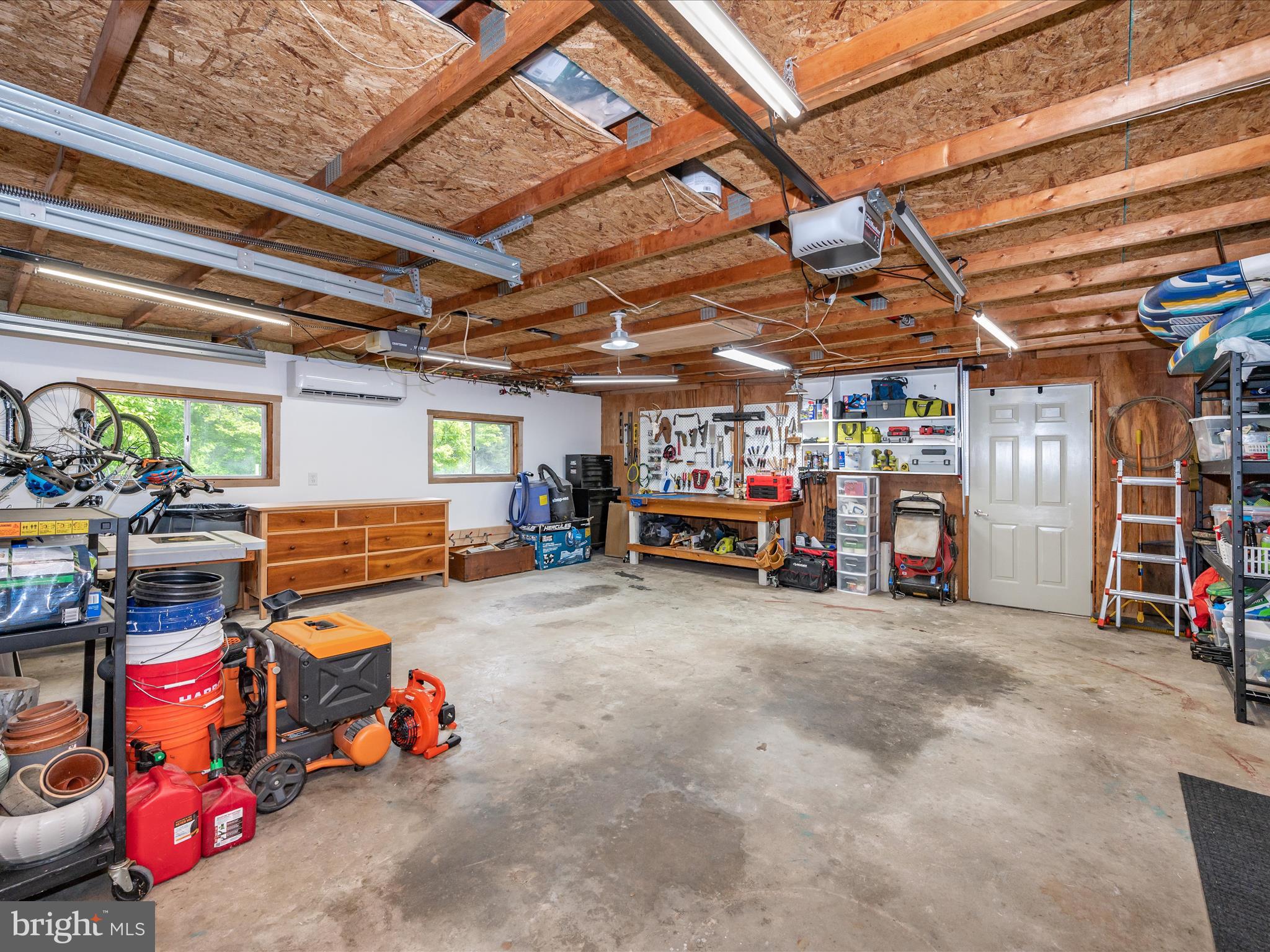 15321 Barnesville Road Boyds, MD 20841 - Photo 41 of 79 Garage