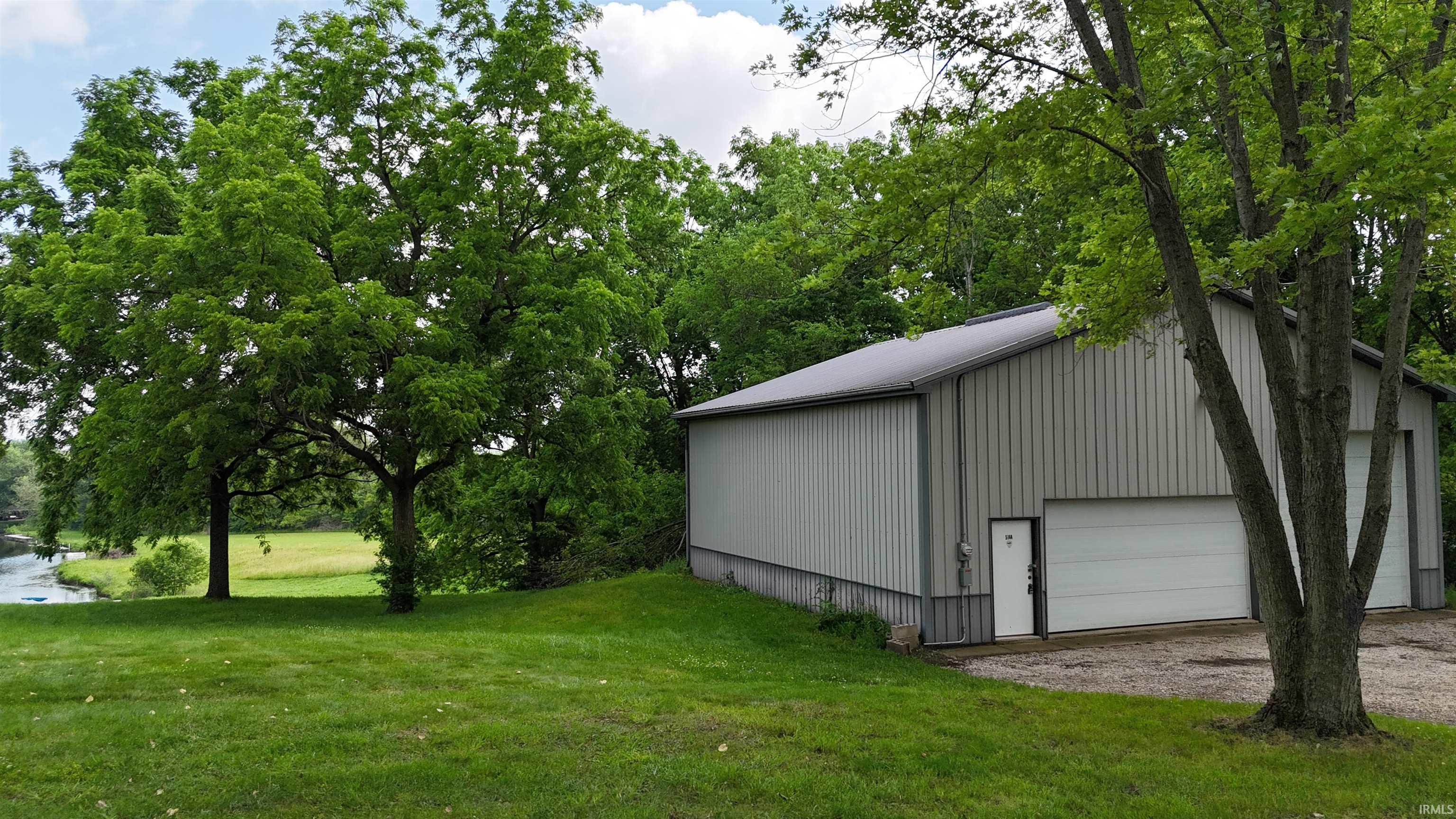 5144 East McKenna Road Leesburg, IN 46538 - Photo 1 of 13