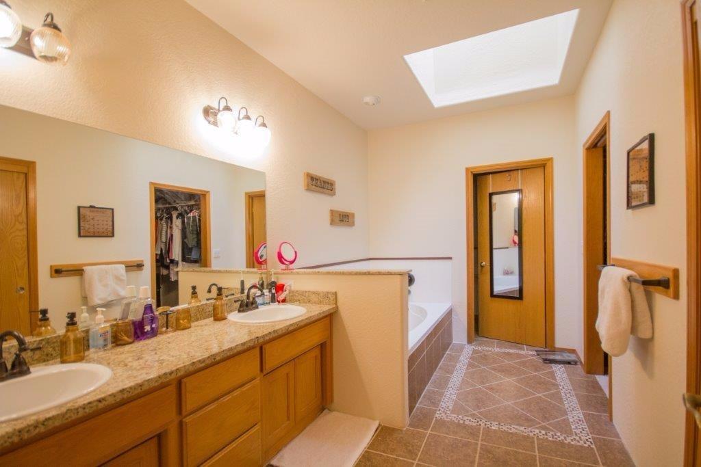 916 Mendolia Way Central Point, OR 97502 - Photo 21 of 24 Additional Photo