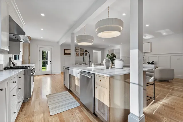 $2,395,000 | 2 Lily Lane, Wenham, MA 01984