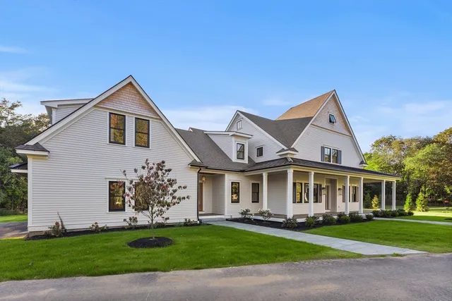$2,395,000 | 2 Lily Lane, Wenham, MA 01984