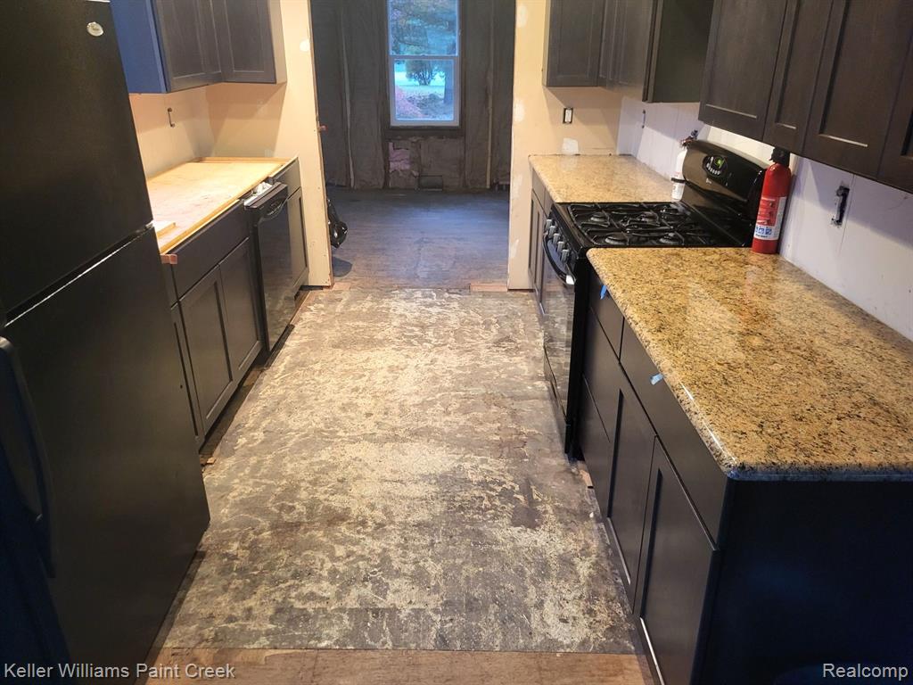 2821 John R Road Rochester Hills, MI 48307 - Photo 4 of 19