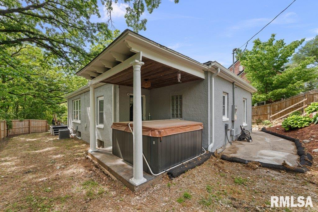 1429 Jersey Ridge Road Davenport, IA 52803 - Photo 9 of 36 Gallery Image 9