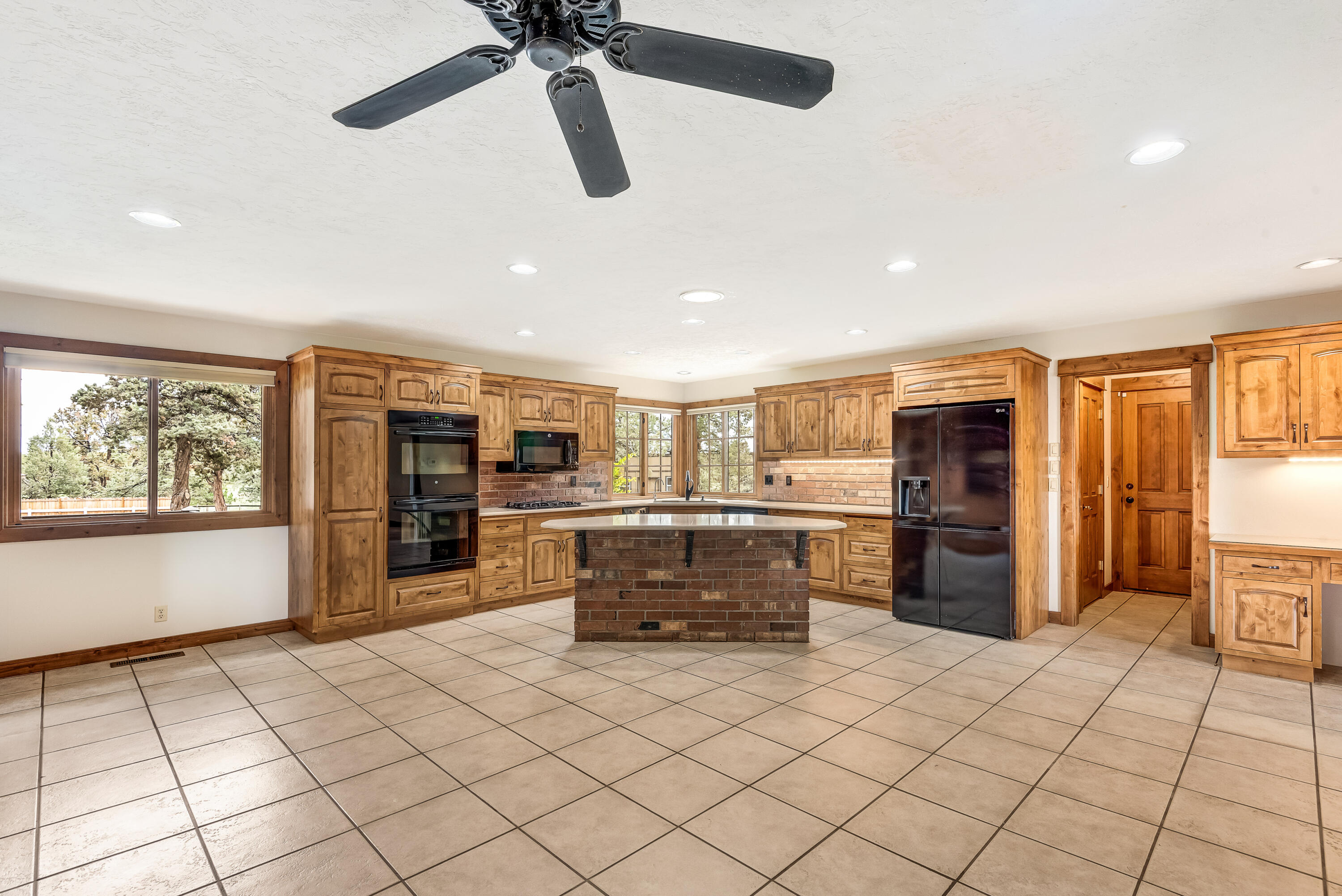 18455 Couch Market Road Bend, OR 97703 - Photo 12 of 45 12