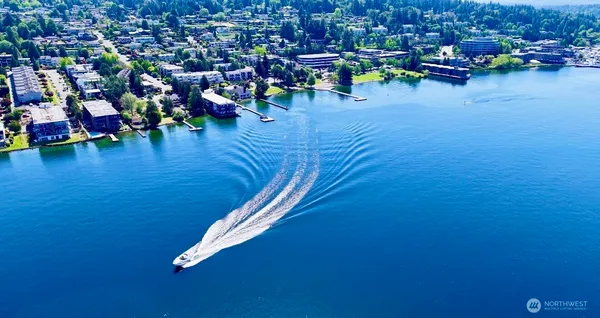 $3,900 | 6333 Lake Washington Boulevard Northeast, Unit 206, Kirkland, WA 98033