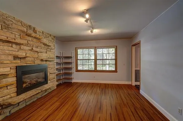$3,900 | 6317 Masthead Drive, Madison, WI 53705