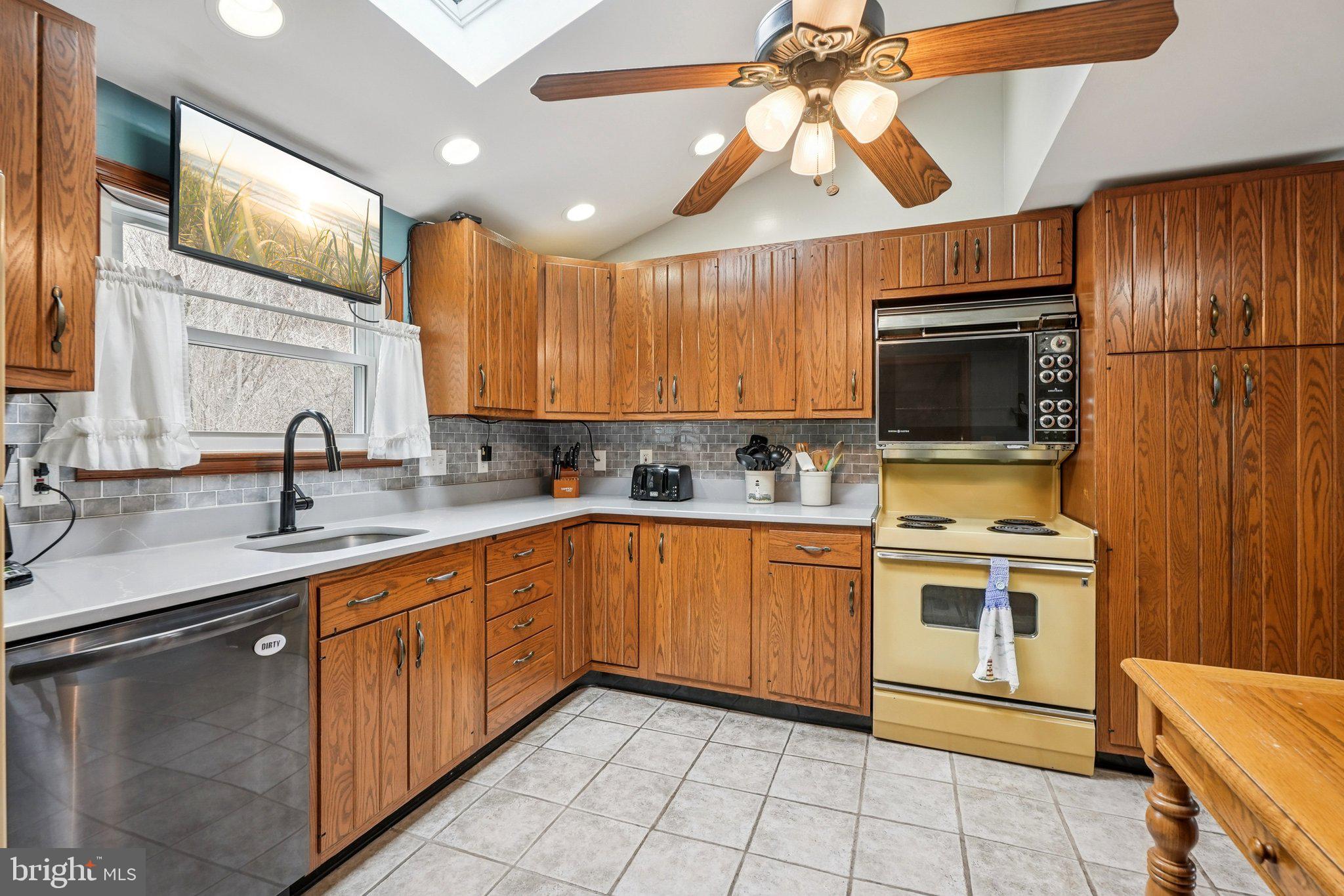 773 East Rock Road Allentown, PA 18103 - Photo 14 of 26