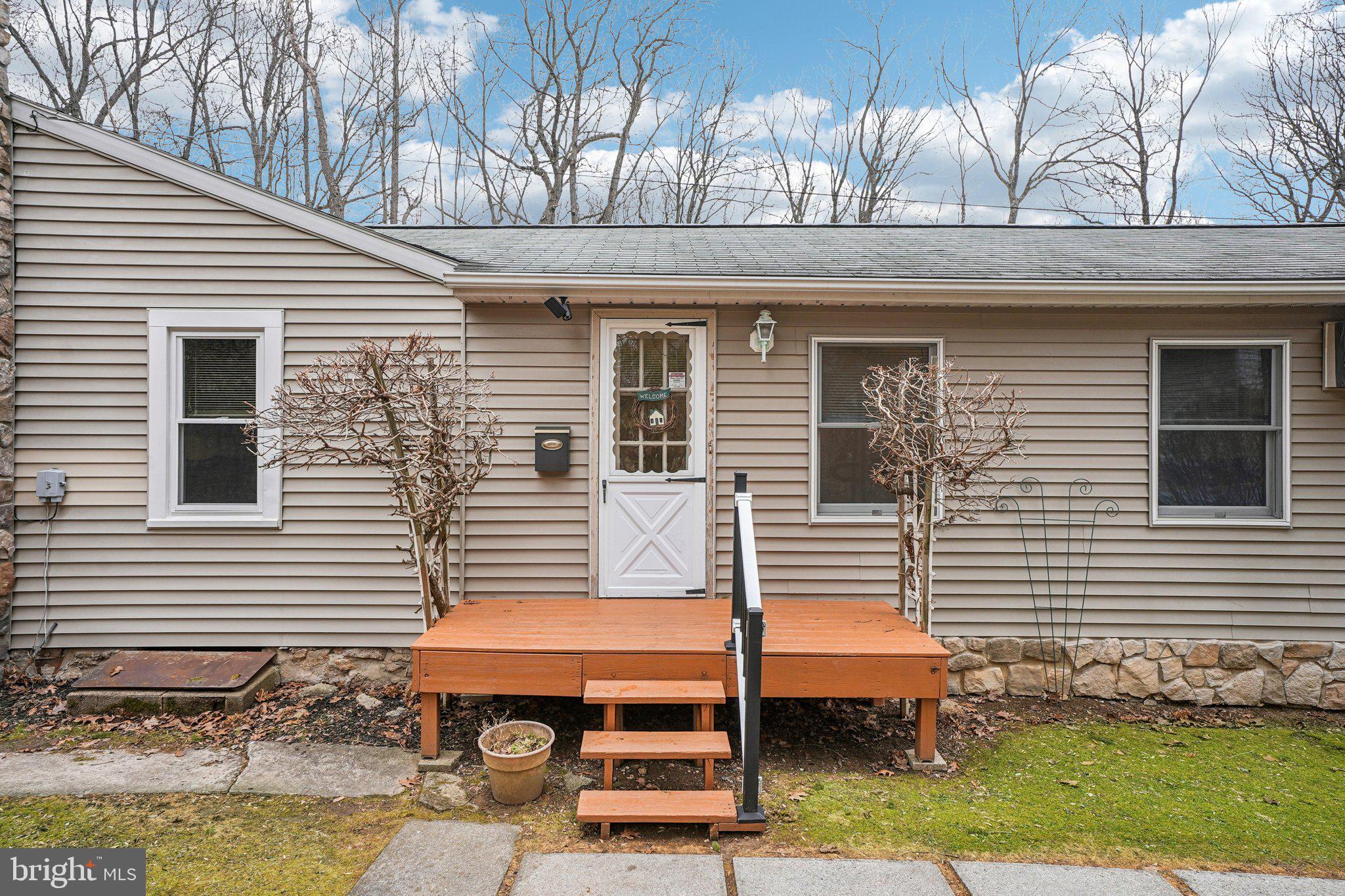 773 East Rock Road Allentown, PA 18103 - Photo 2 of 26