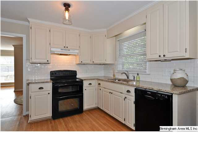 427 Cliff Place Birmingham, AL 35209 - Photo 12 of 32