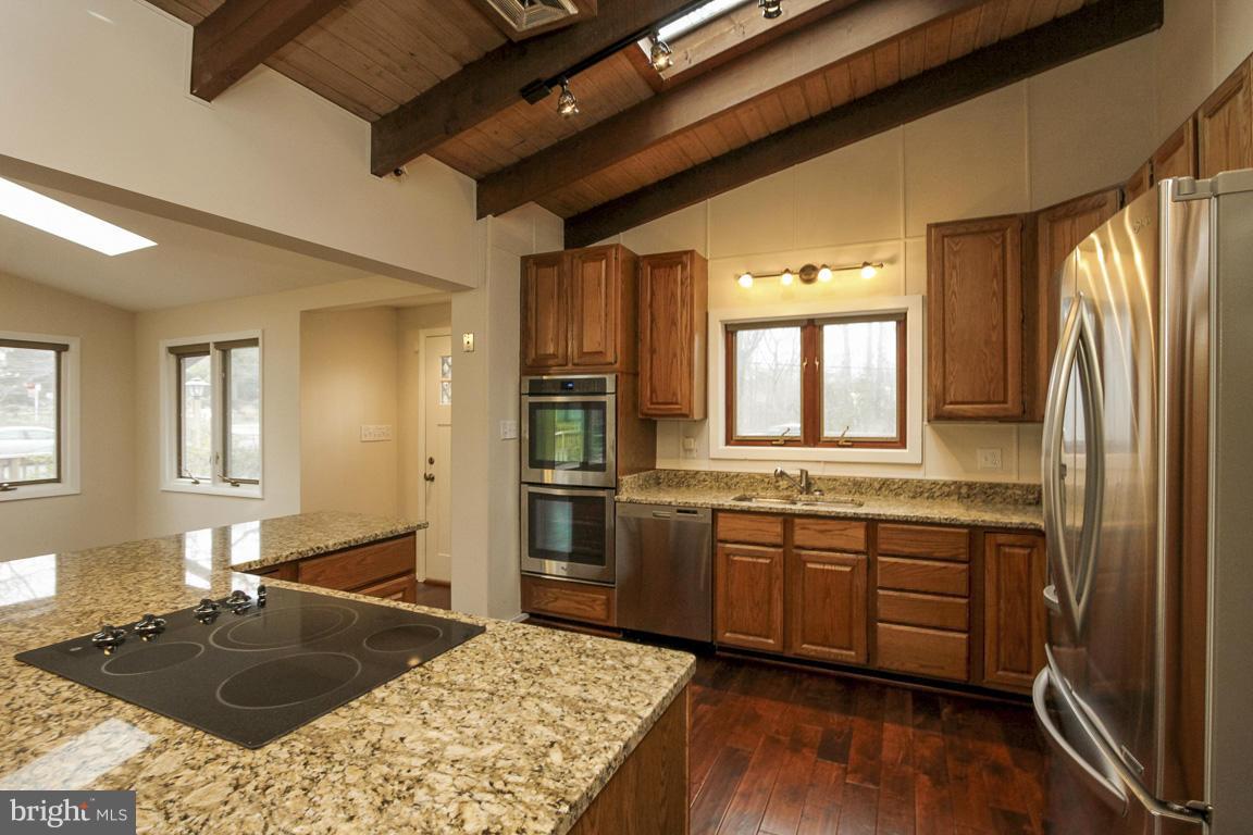 7231 Braddock Road Springfield, VA 22151 - Photo 11 of 30 Kitchen