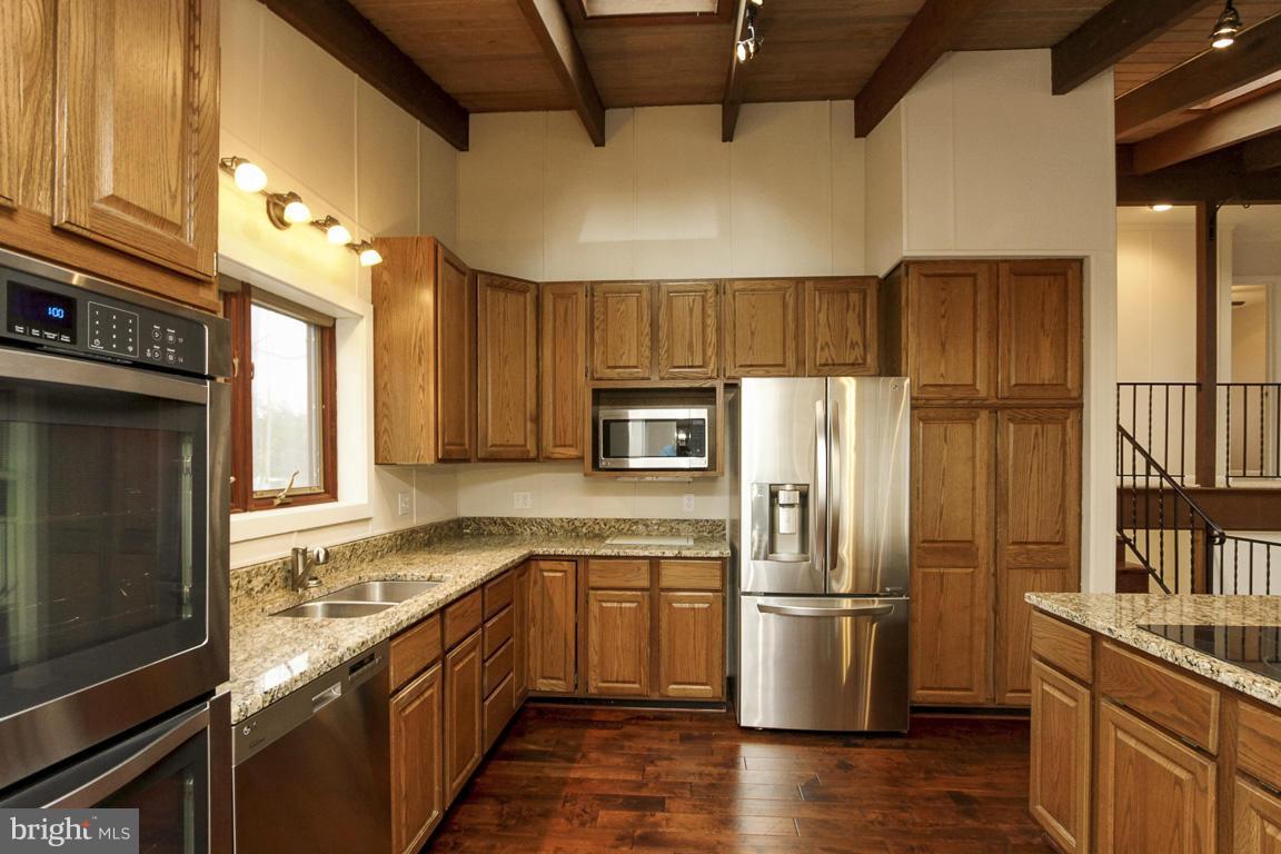 7231 Braddock Road Springfield, VA 22151 - Photo 13 of 30 Kitchen