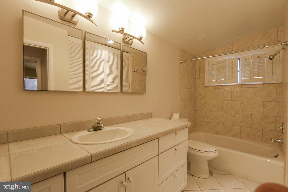 7231 Braddock Road Springfield, VA 22151 - Photo 17 of 30 Bath