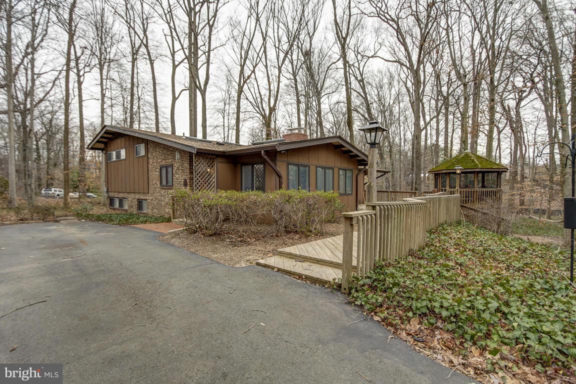 7231 Braddock Road Springfield, VA 22151 - Photo 3 of 30 Exterior (Front)