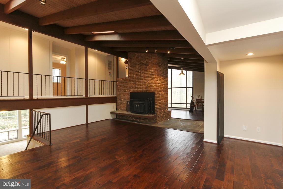 7231 Braddock Road Springfield, VA 22151 - Photo 9 of 30 Living Room
