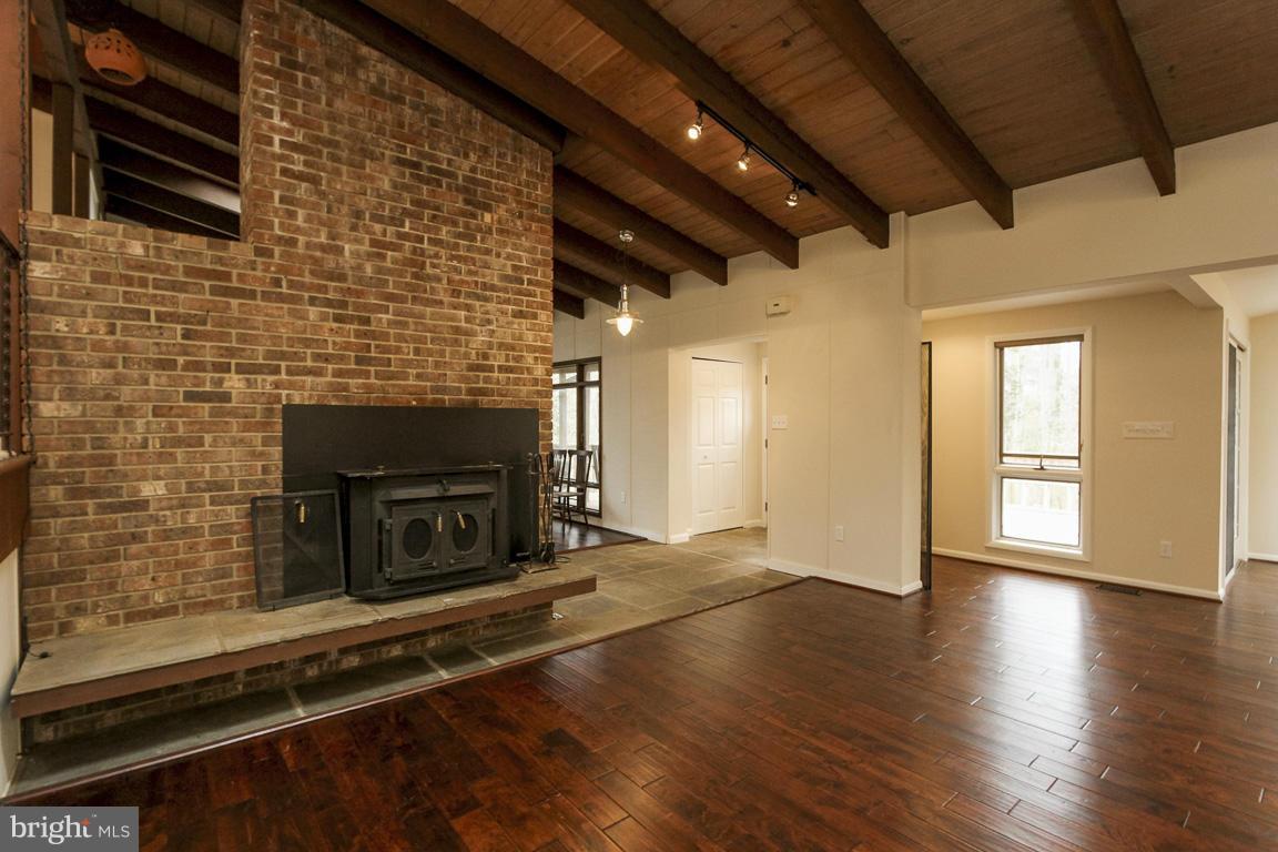 7231 Braddock Road Springfield, VA 22151 - Photo 10 of 30 Living Room