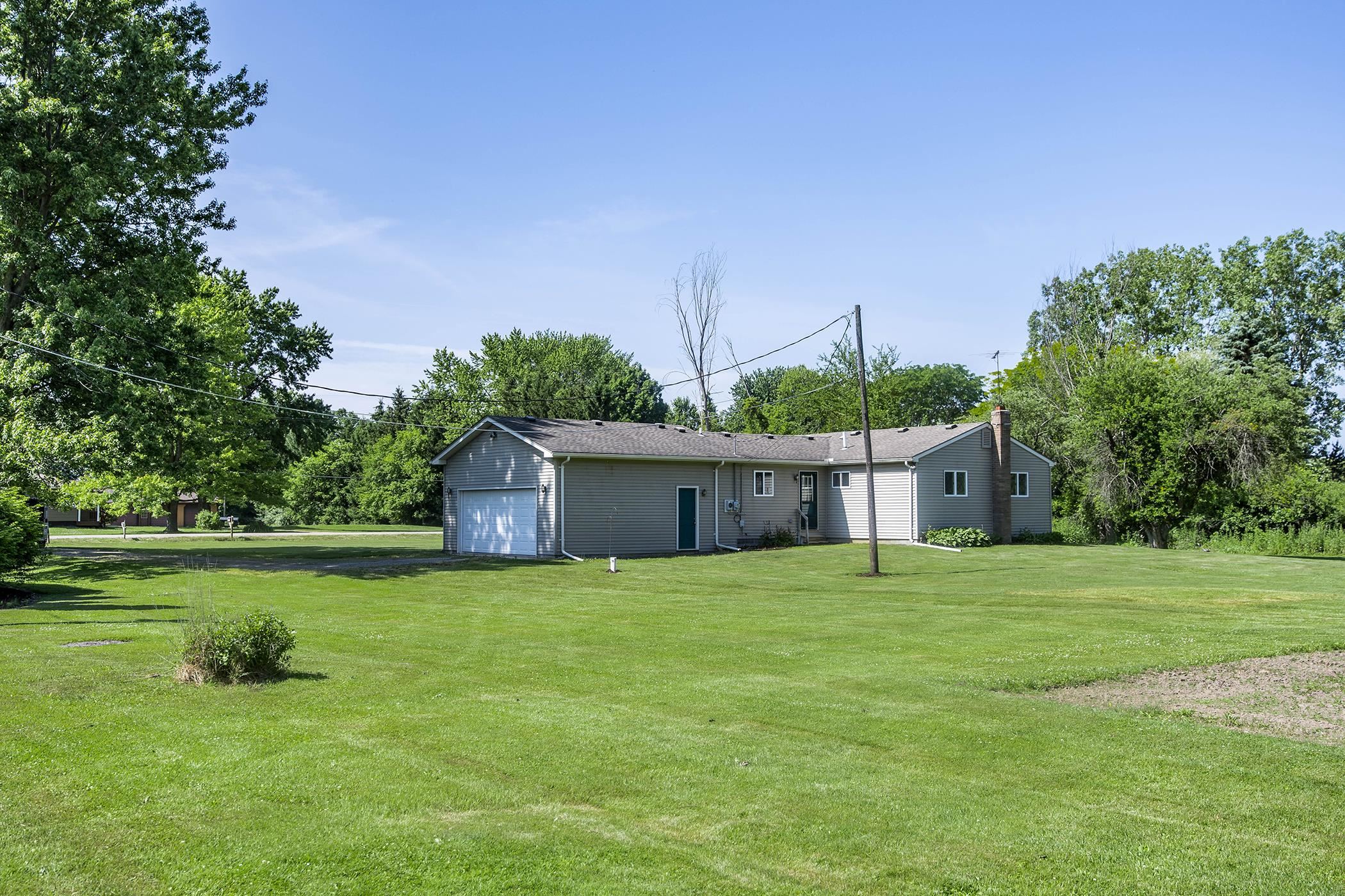19211 31 Mile Road Ray, MI 48096 - Photo 4 of 41 50179084-10c97e25-ff8c-4a01-872c-1c1677c18bf1.JPG