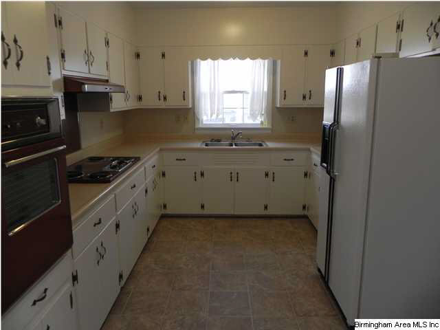 102 Woodland Road Bessemer, AL 35020 - Photo 4 of 18
