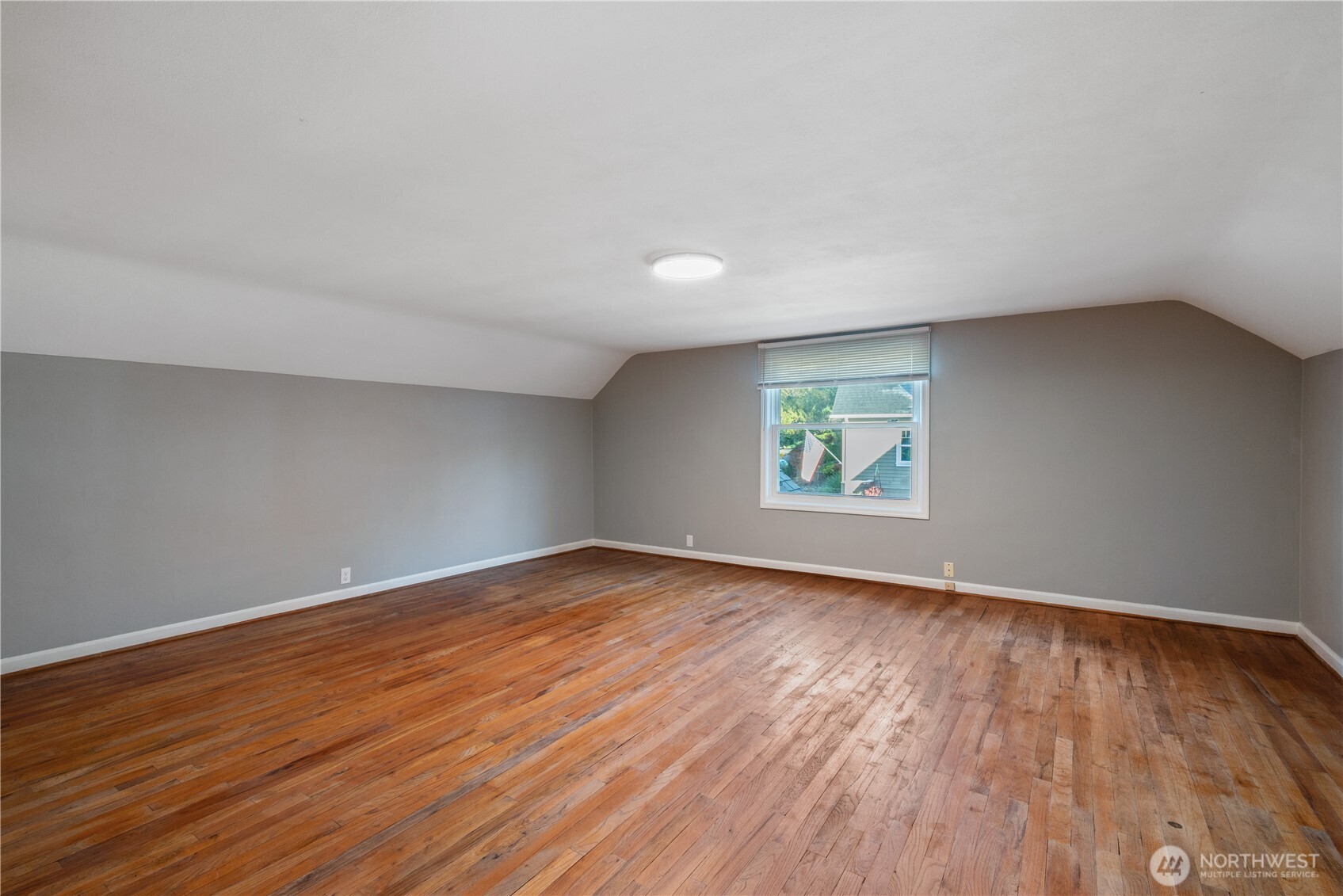2 Country Club Drive Longview, WA 98632 - Photo 20 of 40 a view of an empty room and window