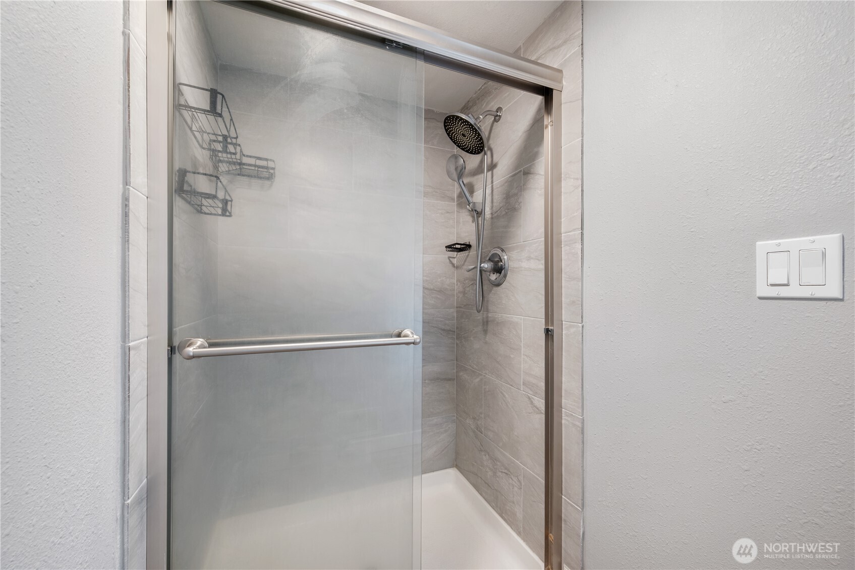 2 Country Club Drive Longview, WA 98632 - Photo 24 of 40 a bathroom with a glass shower door
