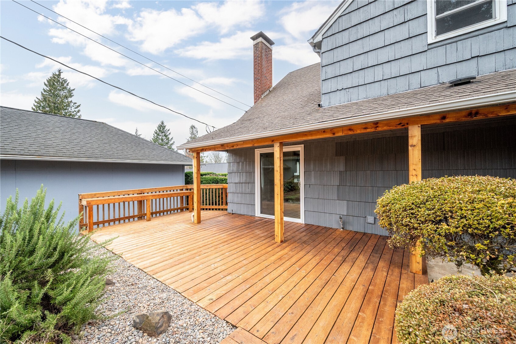 2 Country Club Drive Longview, WA 98632 - Photo 31 of 40 a view of a house with wooden floor