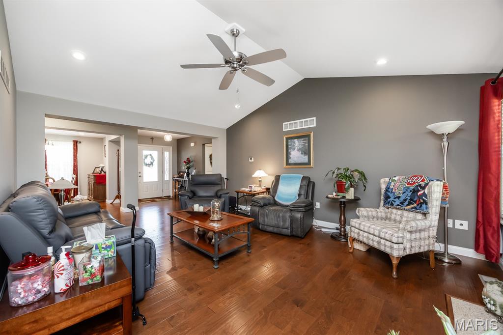 2520 Welsch Drive Shiloh, IL 62221 - Photo 4 of 28