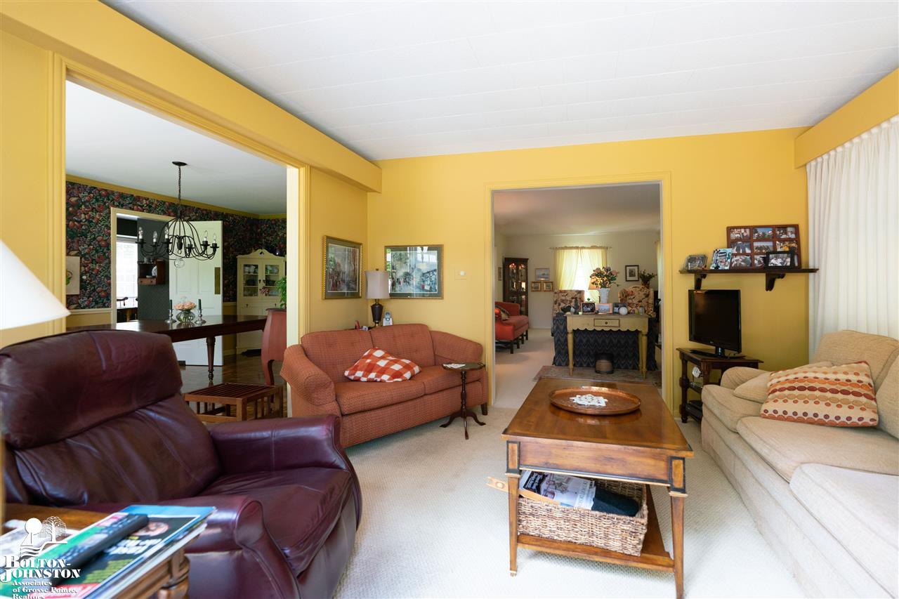88 Handy Road Grosse Pointe Farms, MI 48236 - Photo 4 of 23
