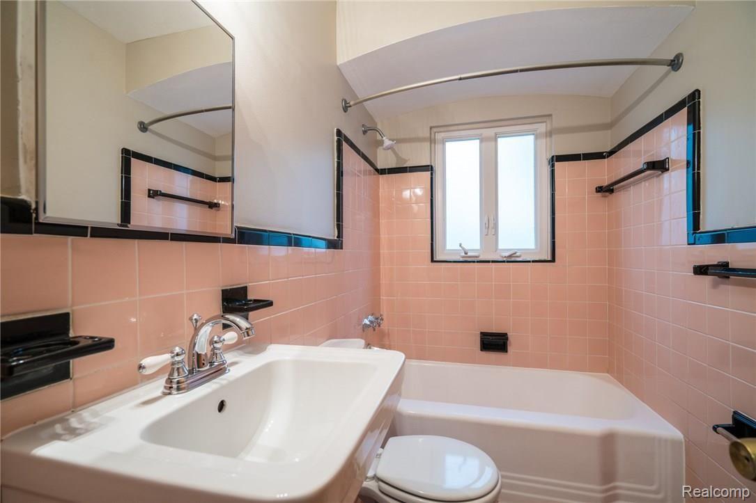 7554 Rivard Avenue Warren, MI 48091 - Photo 17 of 32 Rivard-17.jpg