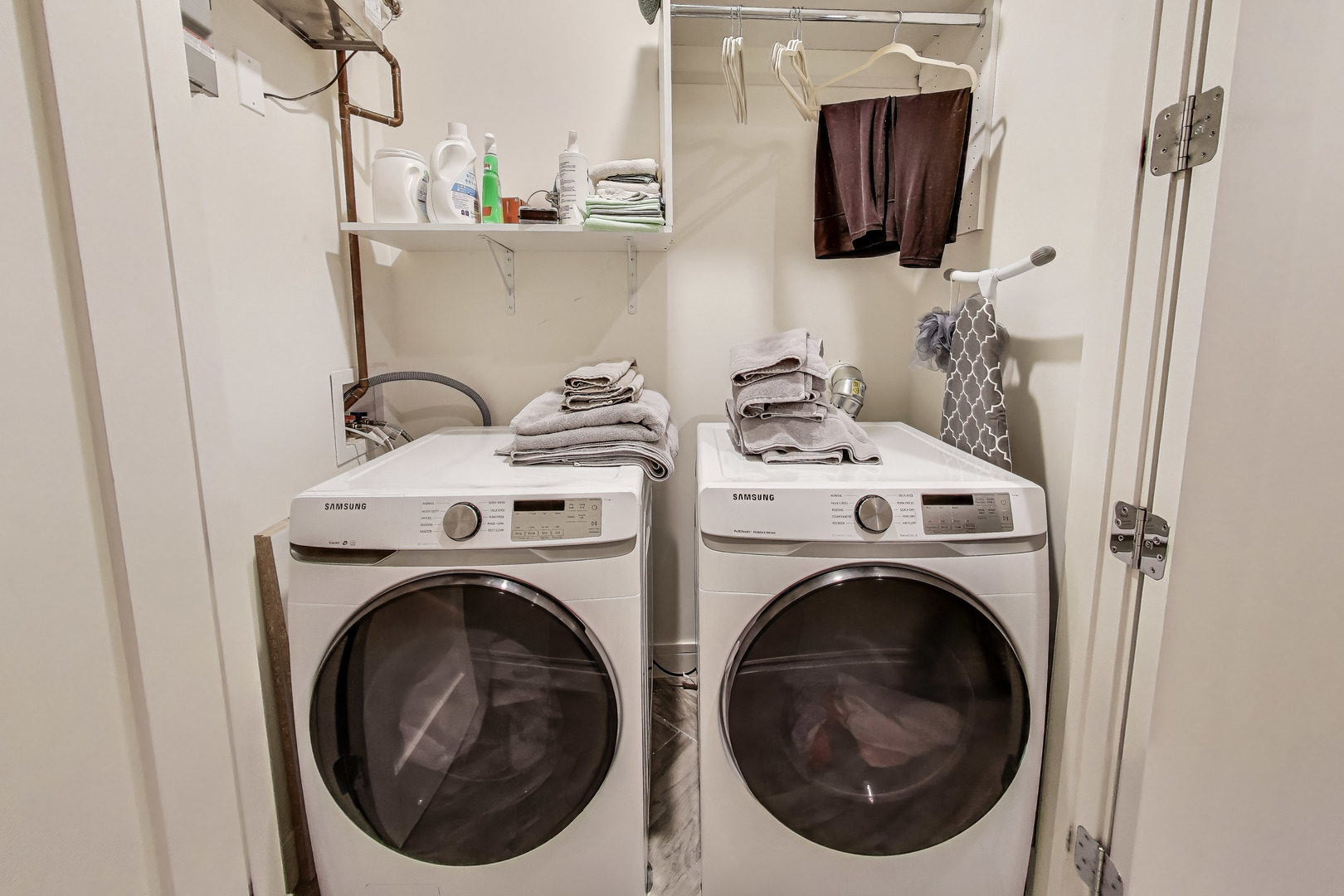1474 West Ohio Street, Unit 1 Chicago, IL 60642 - Photo 29 of 37 a utility room with dryer and washer