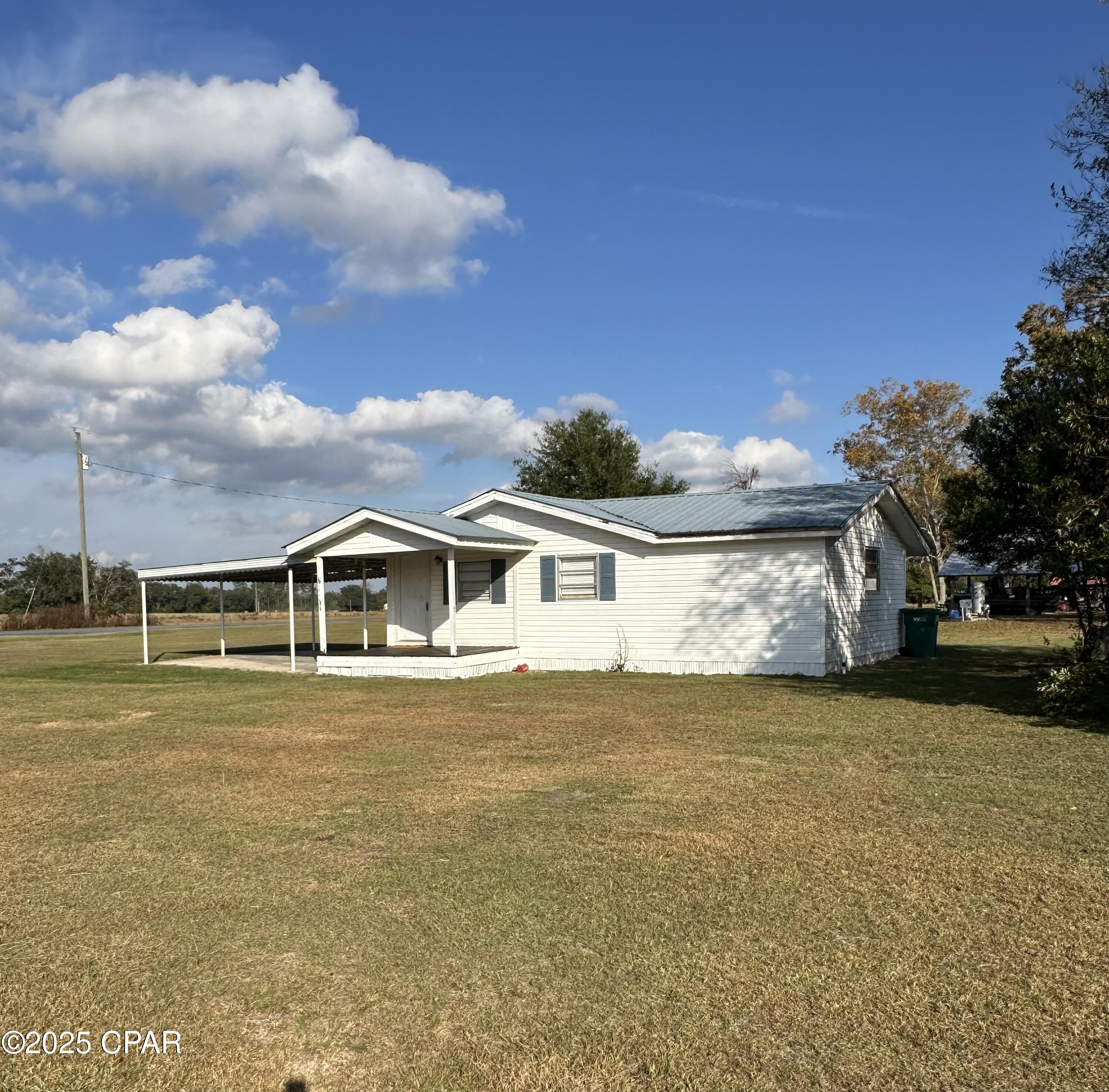 7135 Hamilton Road Grand Ridge, FL 32442 - Photo 14 of 15