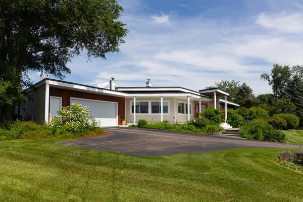 $1,049,000 | 323 Buckingham Drive, Colchester, VT 05446