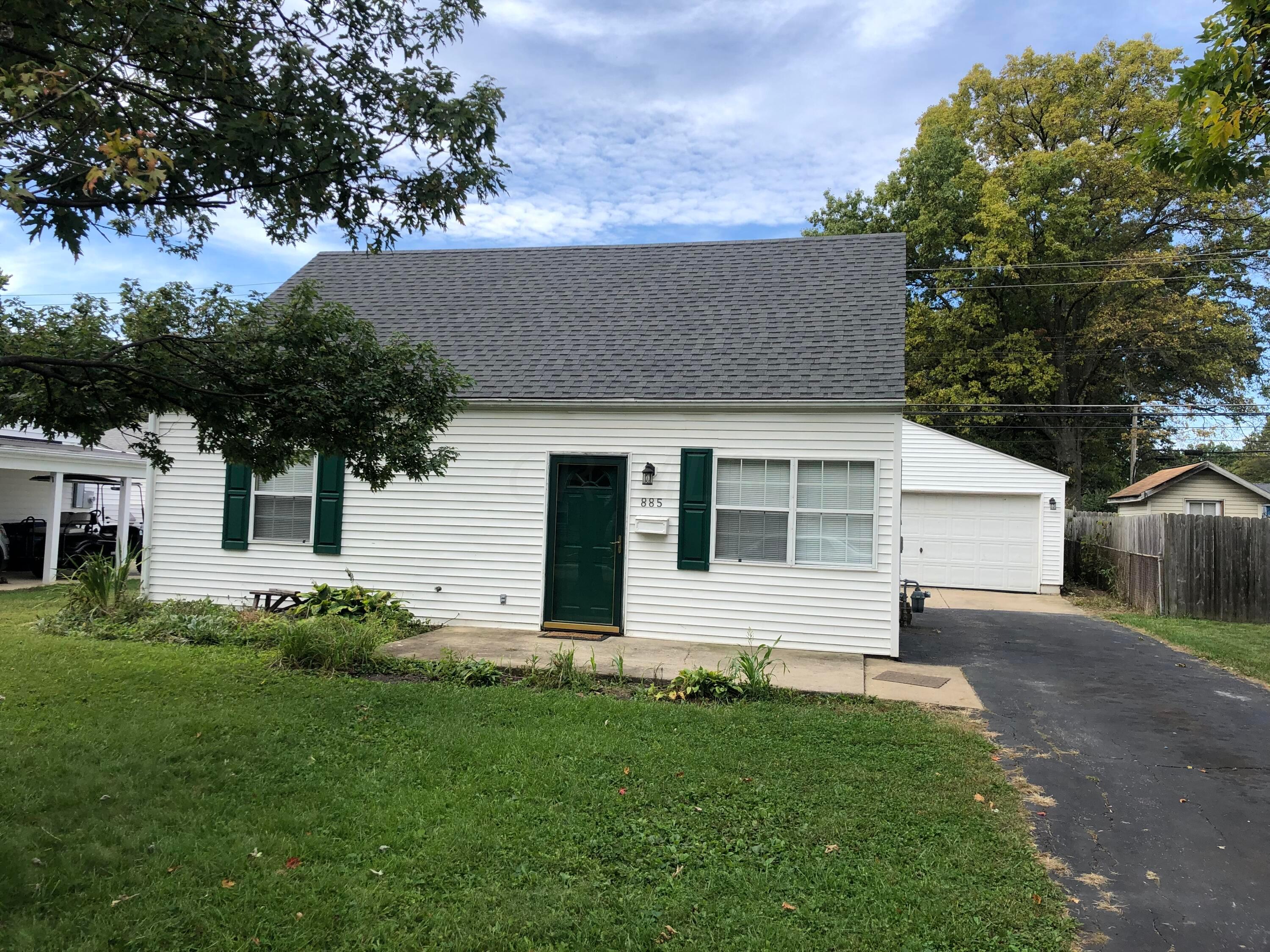 885 Exeter Road Columbus, OH 43213 - Photo 1 of 30