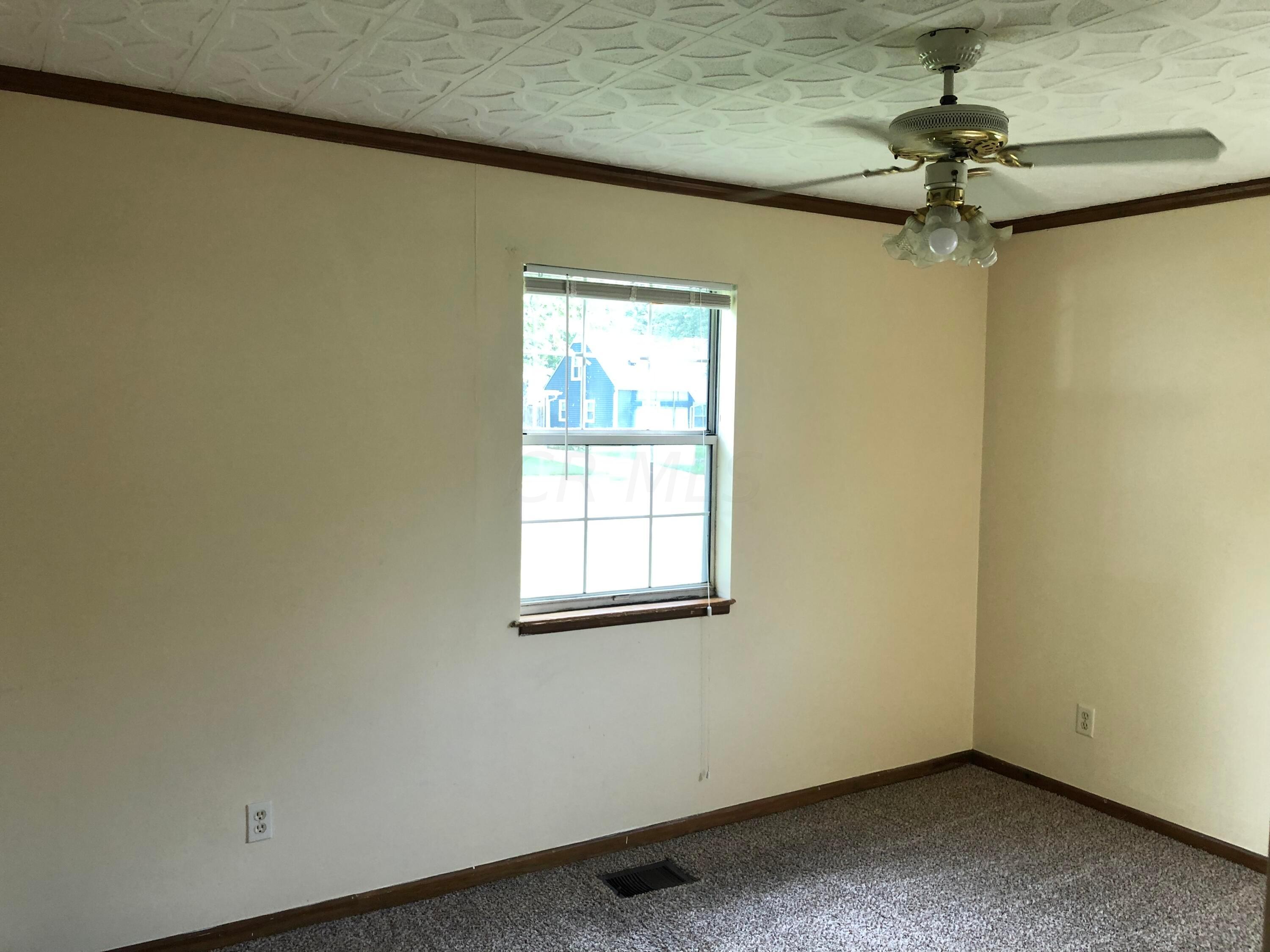 885 Exeter Road Columbus, OH 43213 - Photo 15 of 30