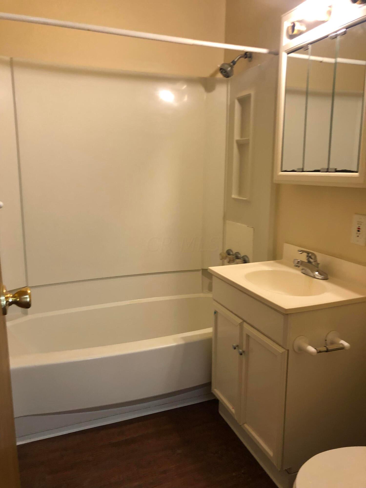 885 Exeter Road Columbus, OH 43213 - Photo 24 of 30