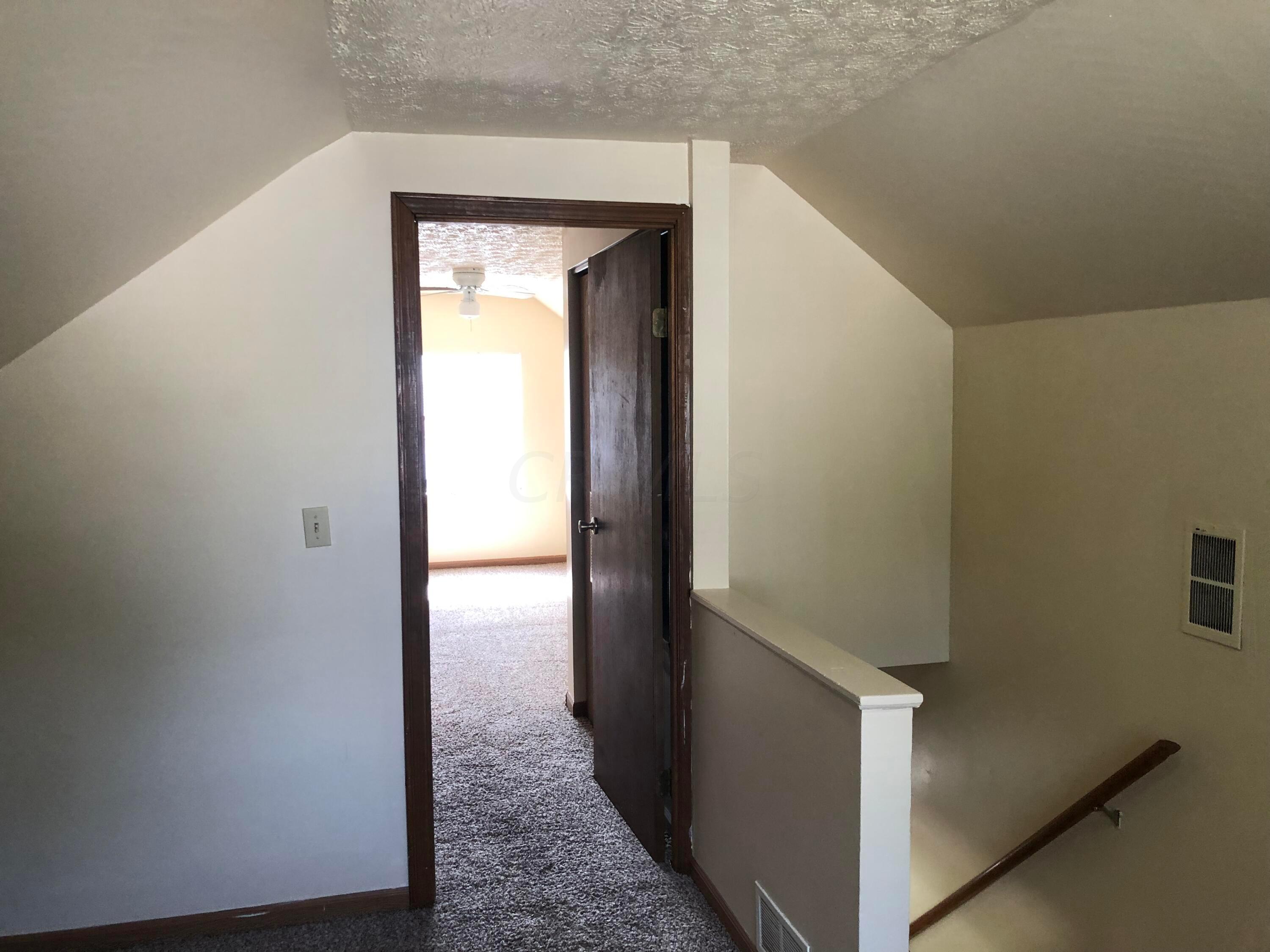885 Exeter Road Columbus, OH 43213 - Photo 28 of 30
