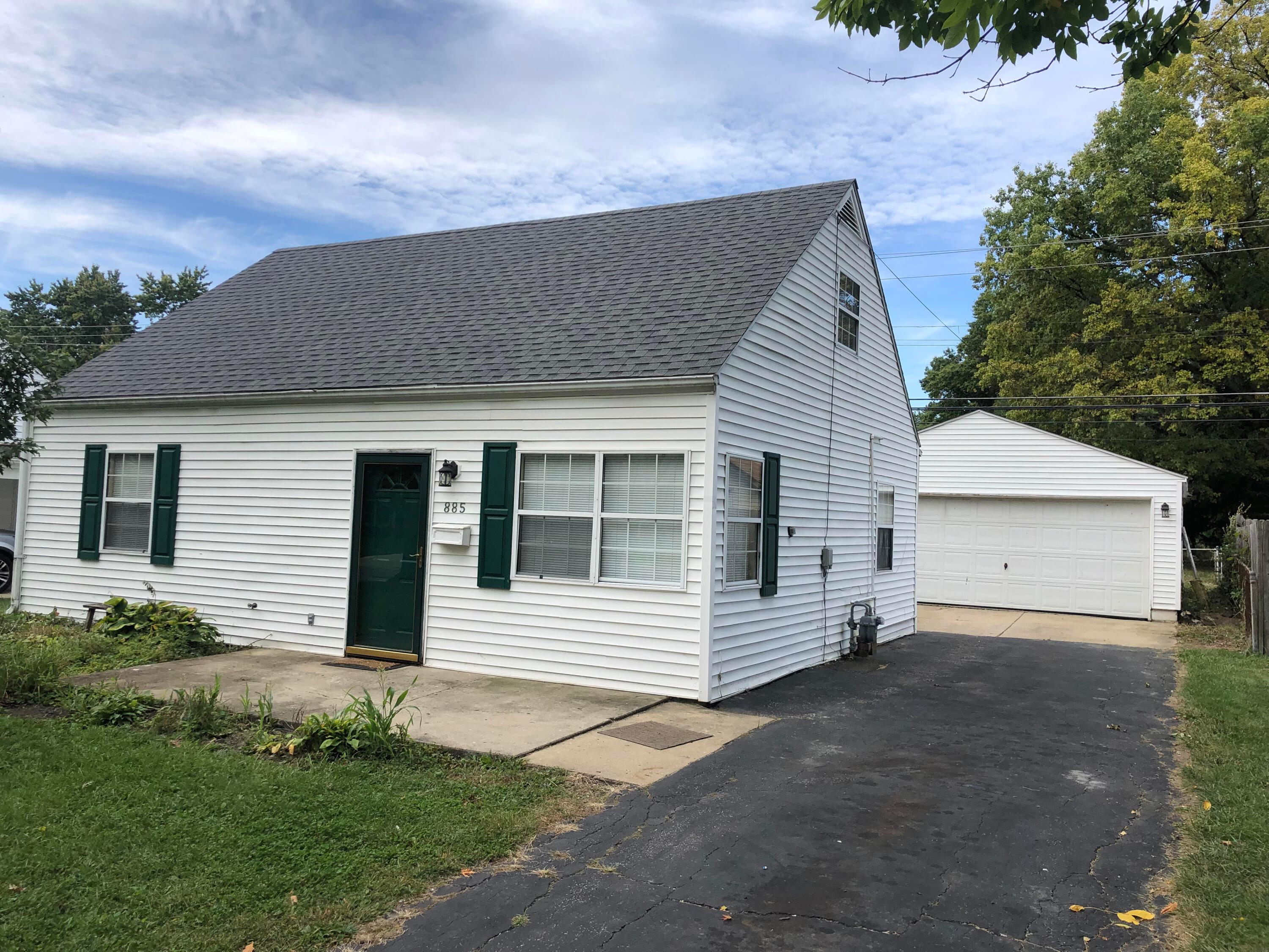 885 Exeter Road Columbus, OH 43213 - Photo 3 of 30