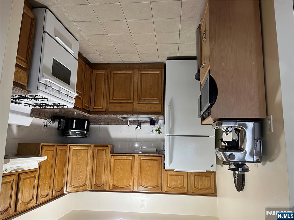 215 Valley Boulevard, Unit 2 Wood-Ridge, NJ 07075 - Photo 6 of 11