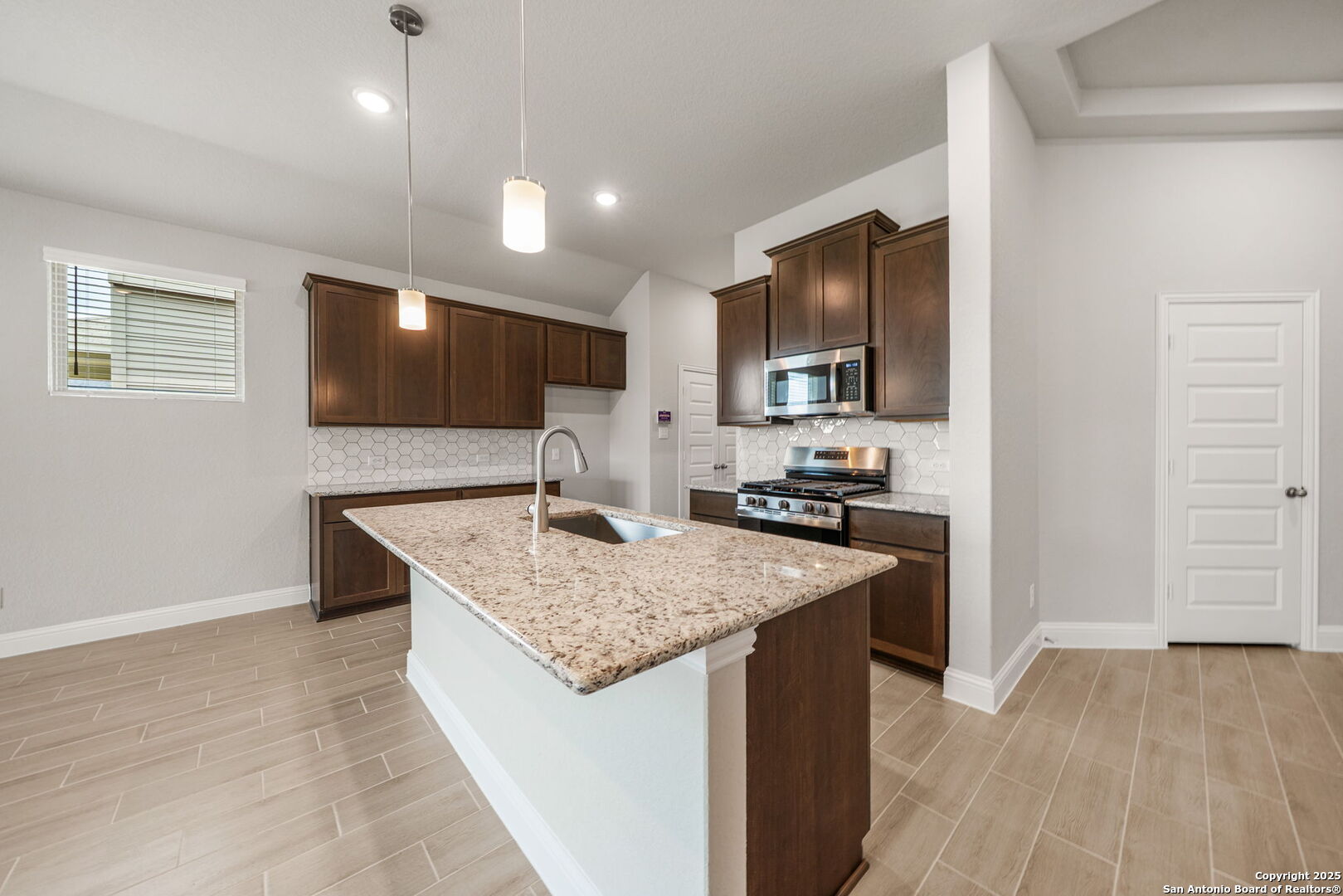 6739 Velma Path San Antonio, TX 78253 - Photo 7 of 20