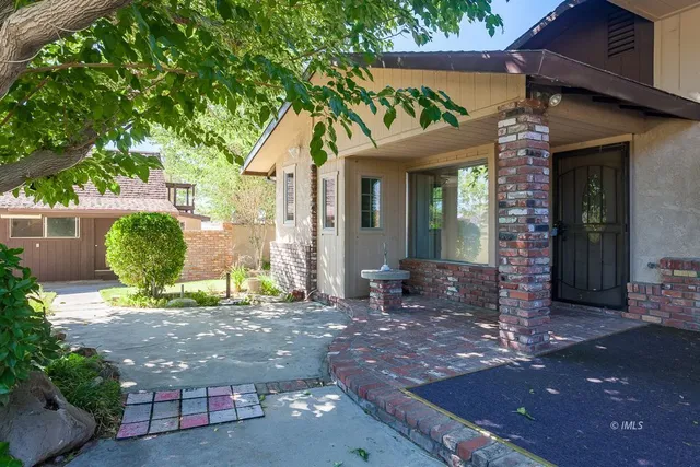 $825,000 | 980 Shahar Avenue, Lone Pine, CA 93545