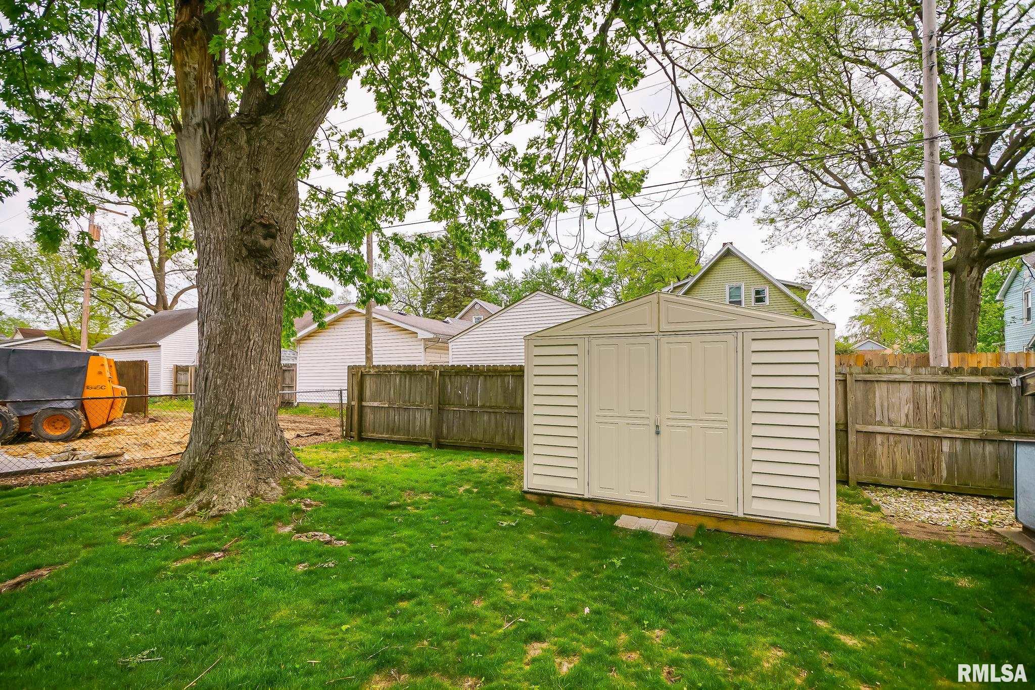 914 Henrietta Street Pekin, IL 61554 - Photo 8 of 61