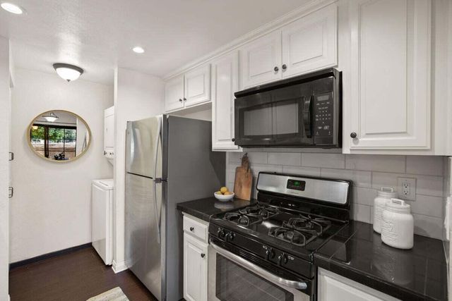 $3,990 | 1261 Franciscan Court, Carpinteria, CA 93013