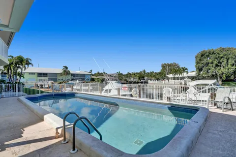 $259,900 | 2311 Northeast 36th Street, Unit 2F, Lighthouse Point, FL 33064
