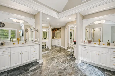 $3,399,000 | 3001 Glen Eagles Court, St. Charles, IL 60174