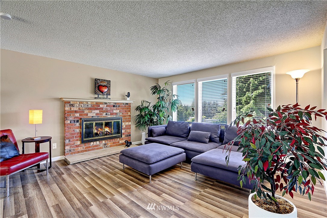17809 23rd Avenue Southeast Bothell, WA 98012 - Photo 3 of 24