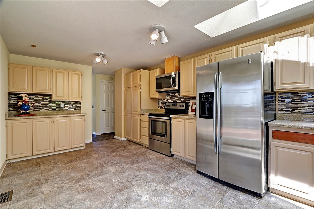 17809 23rd Avenue Southeast Bothell, WA 98012 - Photo 8 of 24